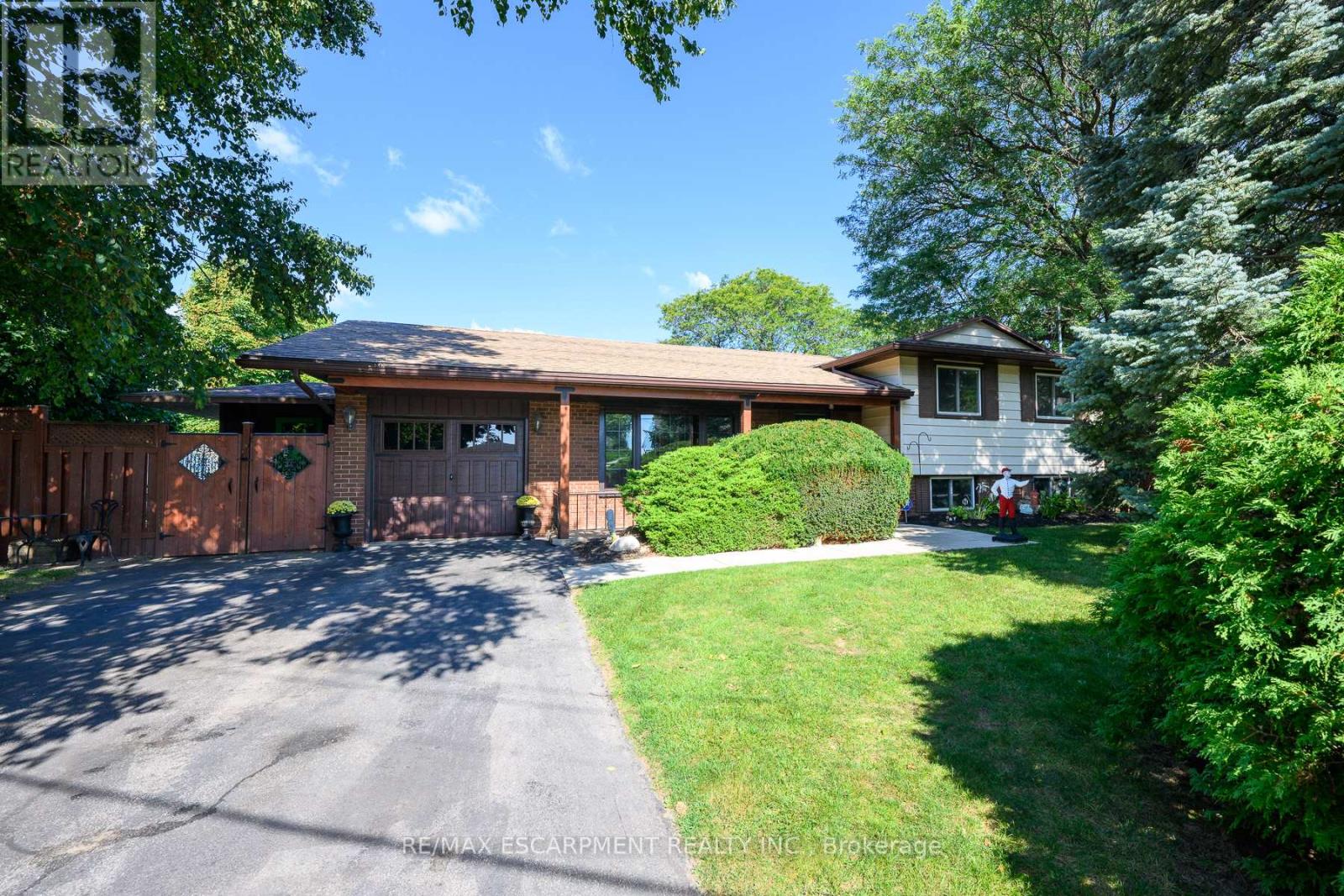 1009 MARLEY CRES