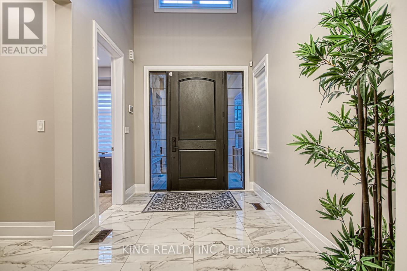 2326 HYACINTH CRES