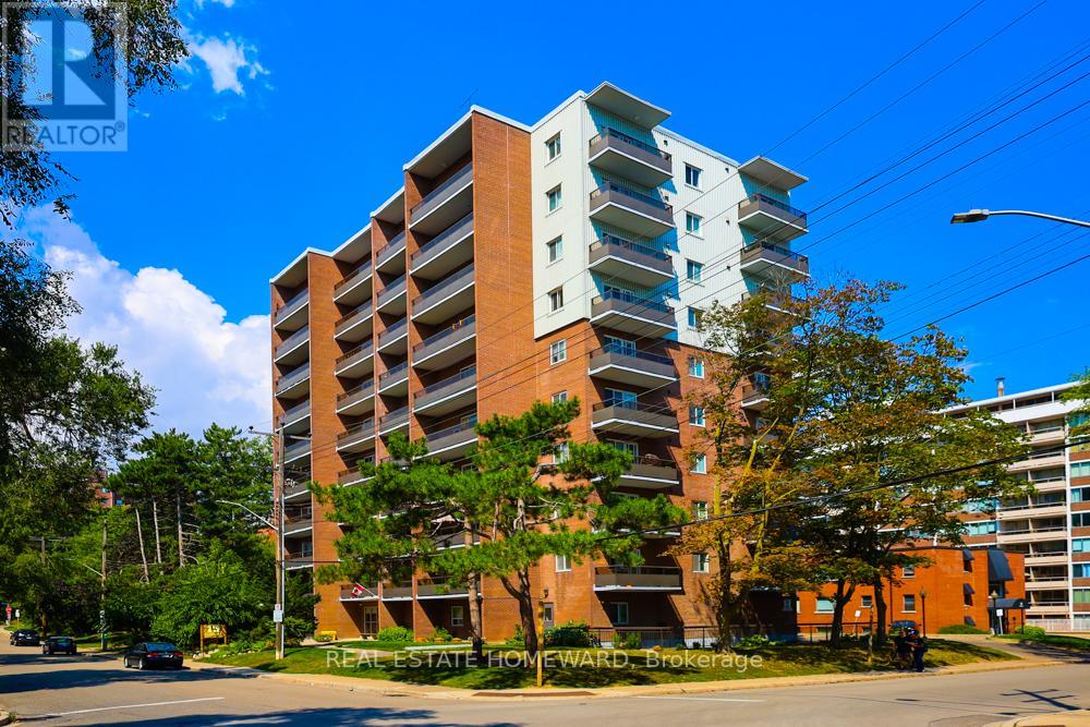 #901 -15 ELIZABETH ST N, #901