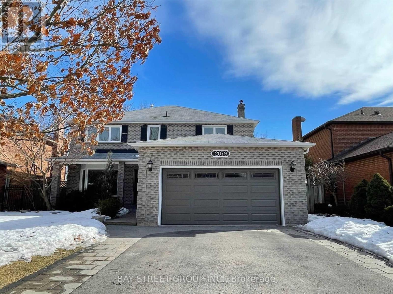 2079 PINEVIEW DR