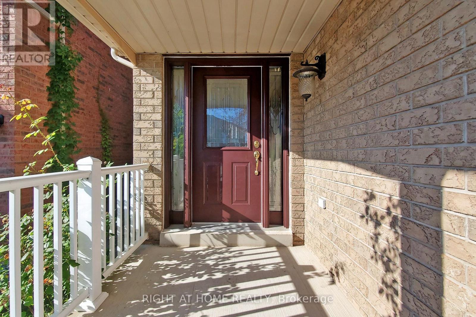 2208 CRESTMONT DR