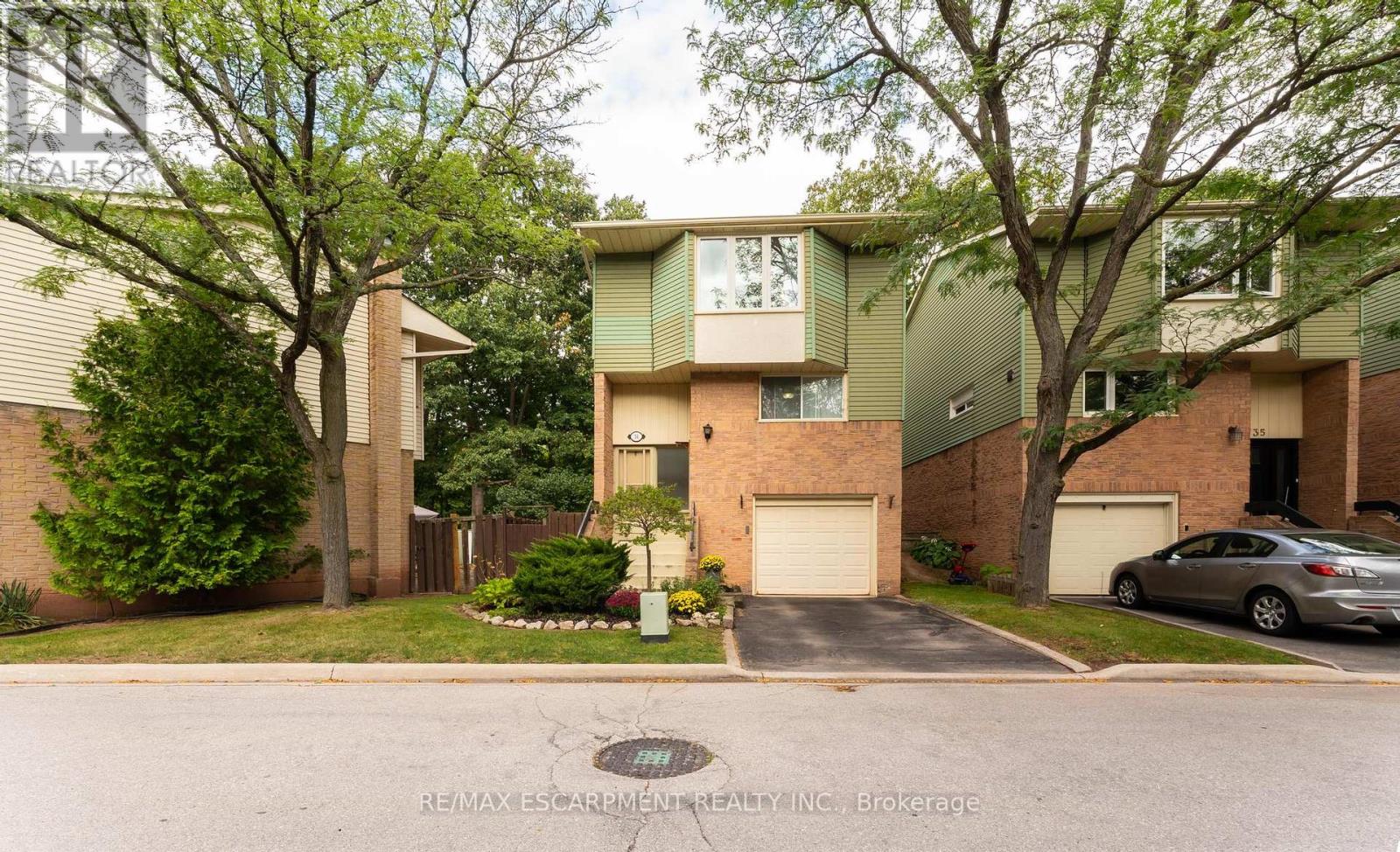 #34 -1135 MCCRANEY ST E, #34