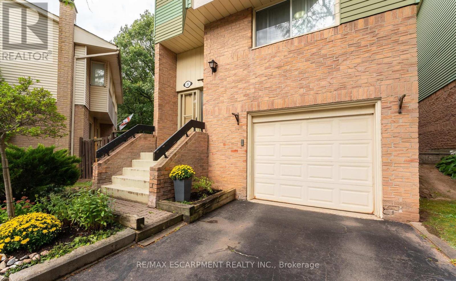 #34 -1135 MCCRANEY ST E, #34