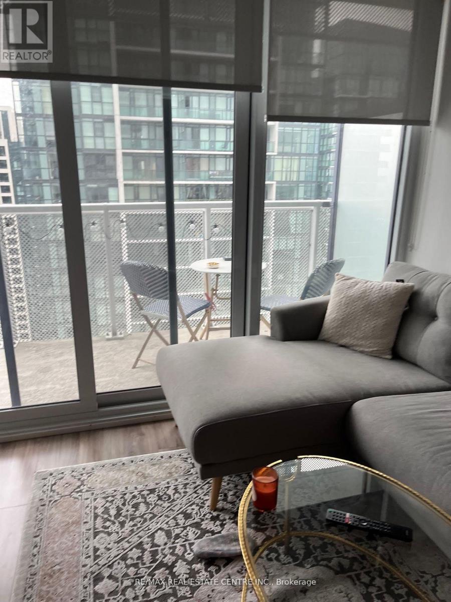 #3202 -4065 CONFEDERATION PKWY, #3202