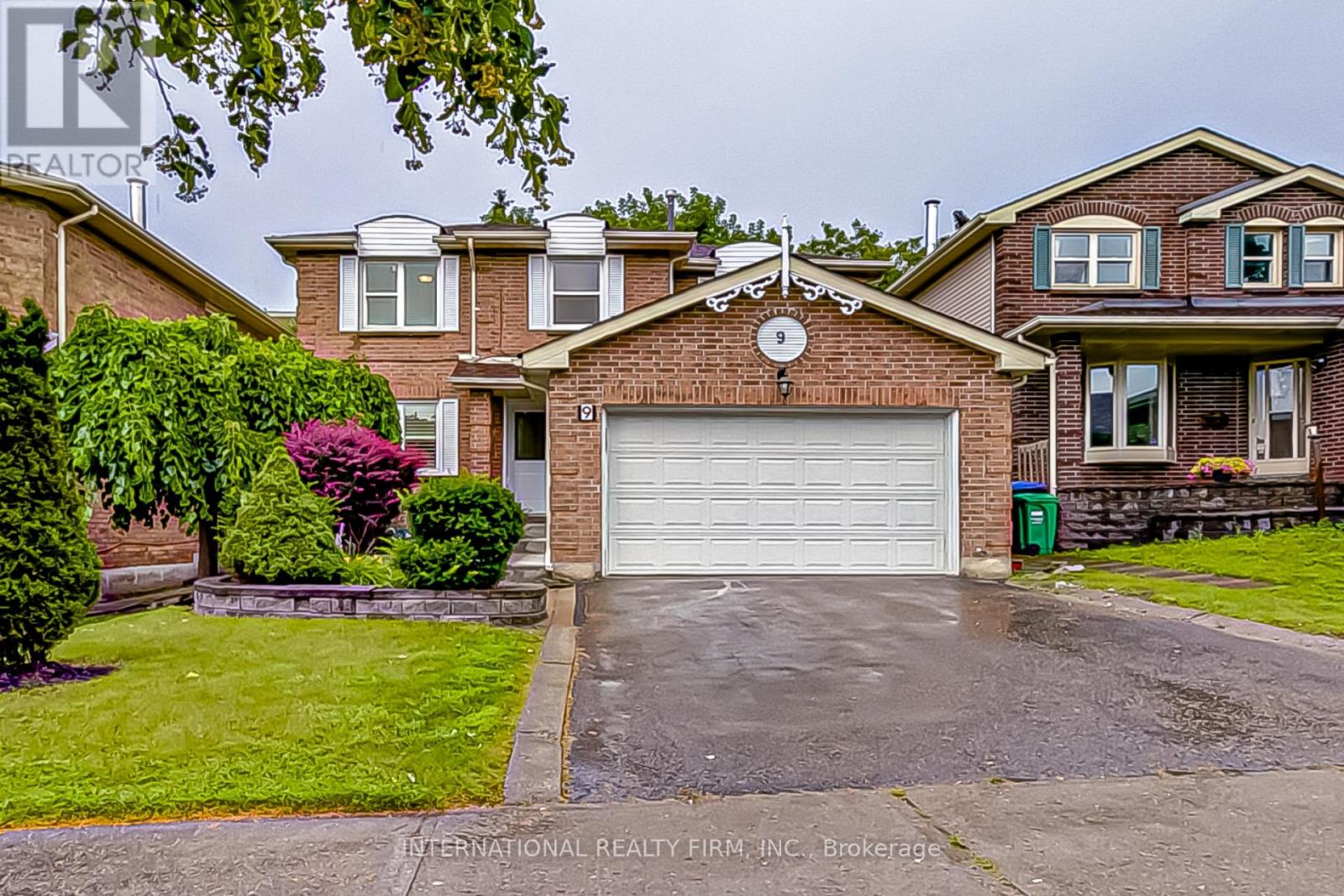 9 DRISCOLL DR