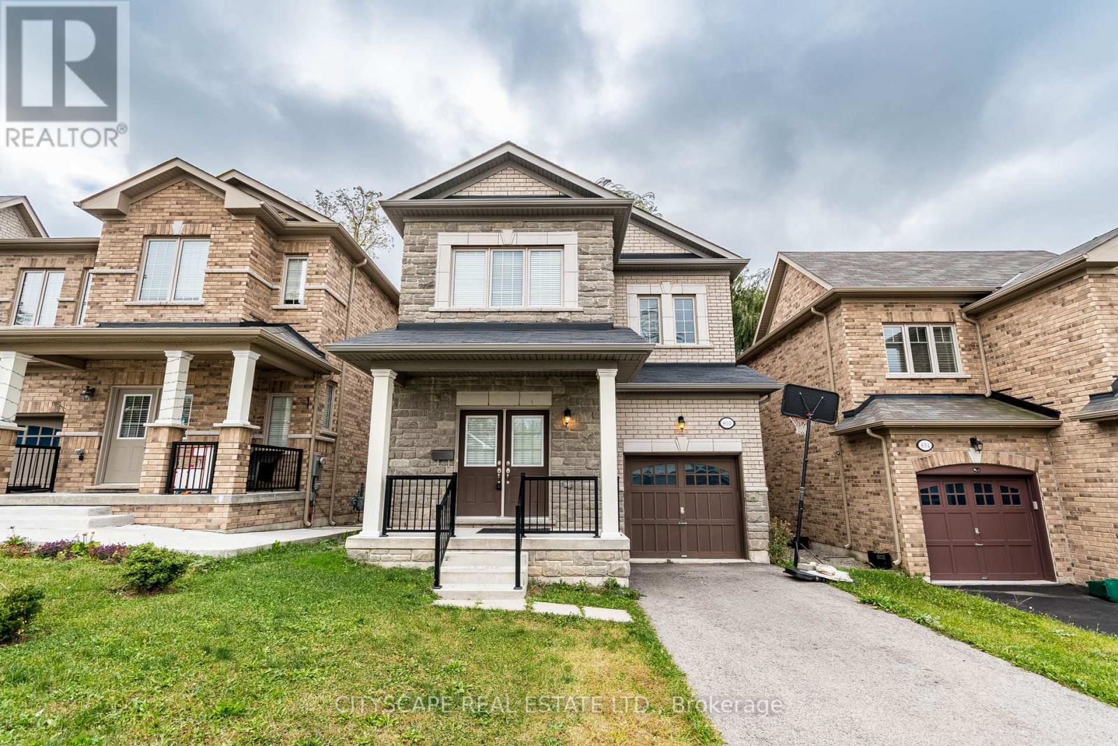 800 GLENBROOK AVE