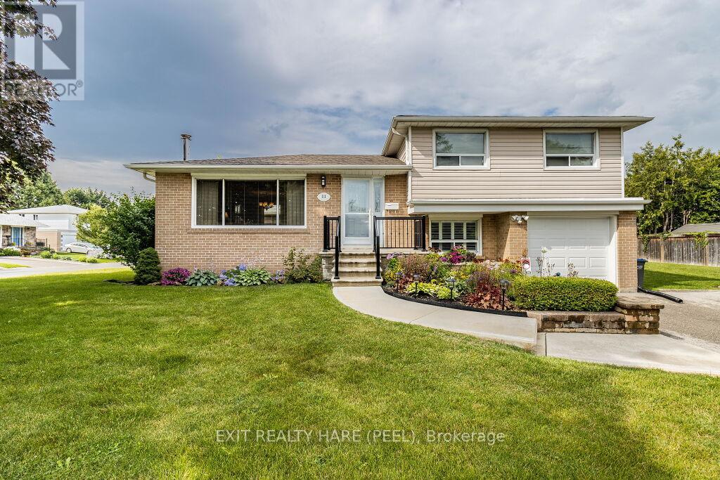11 PARKEND AVE
