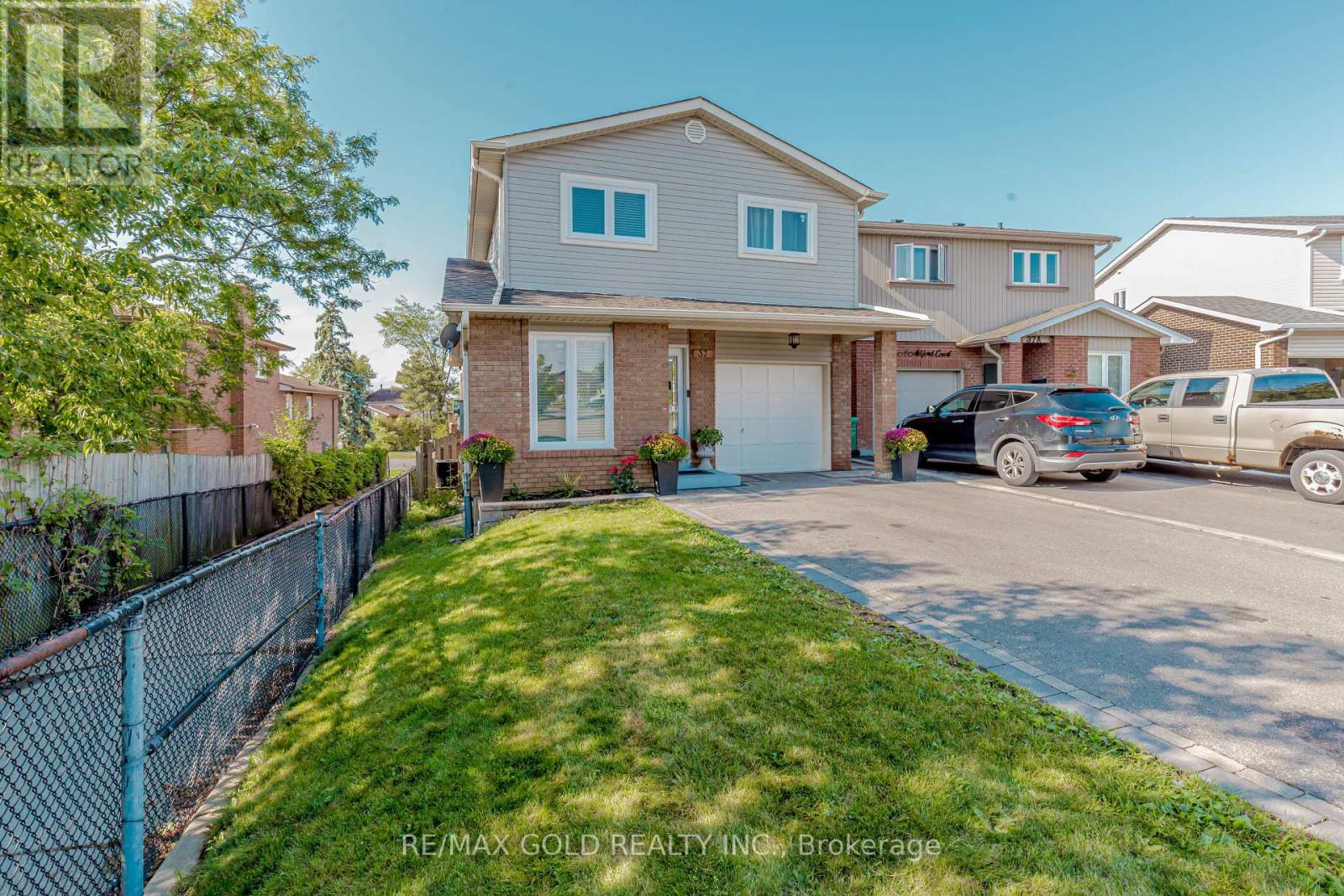 37 ASHFORD CRT