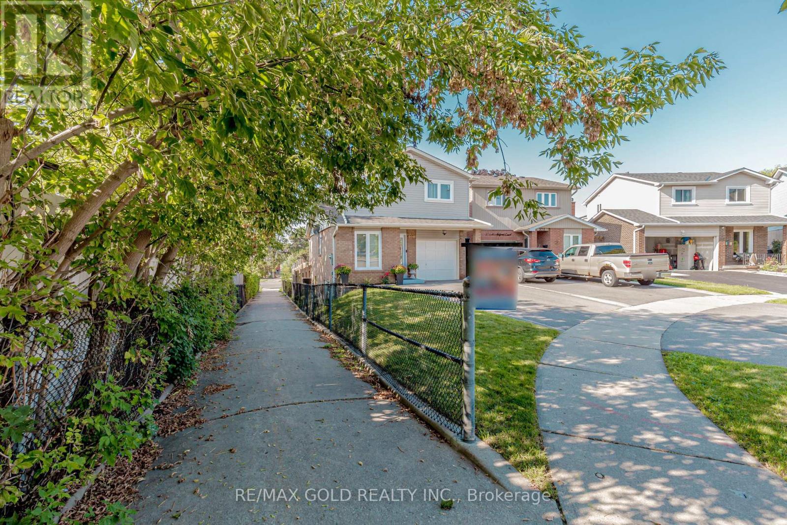 37 ASHFORD CRT