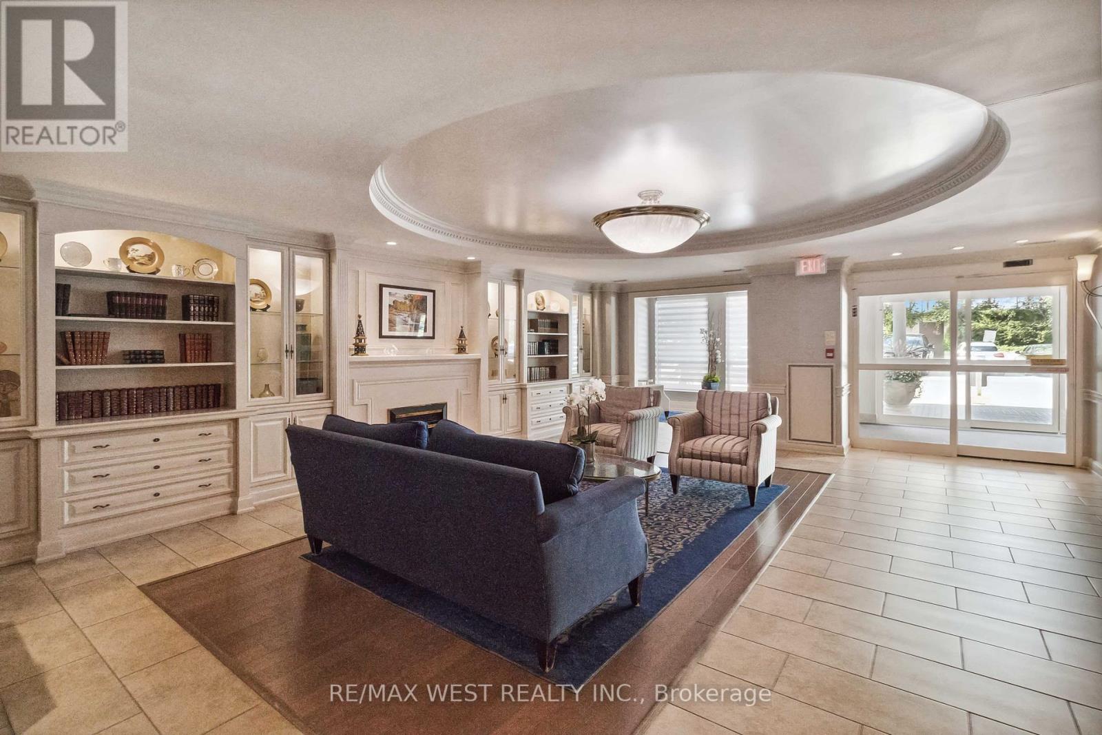 #905 PH5 -50 OLD MILL RD, #905 Ph5