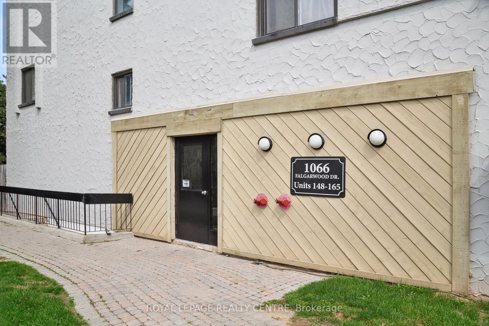 #152 -1066 FALGARWOOD DR, #152