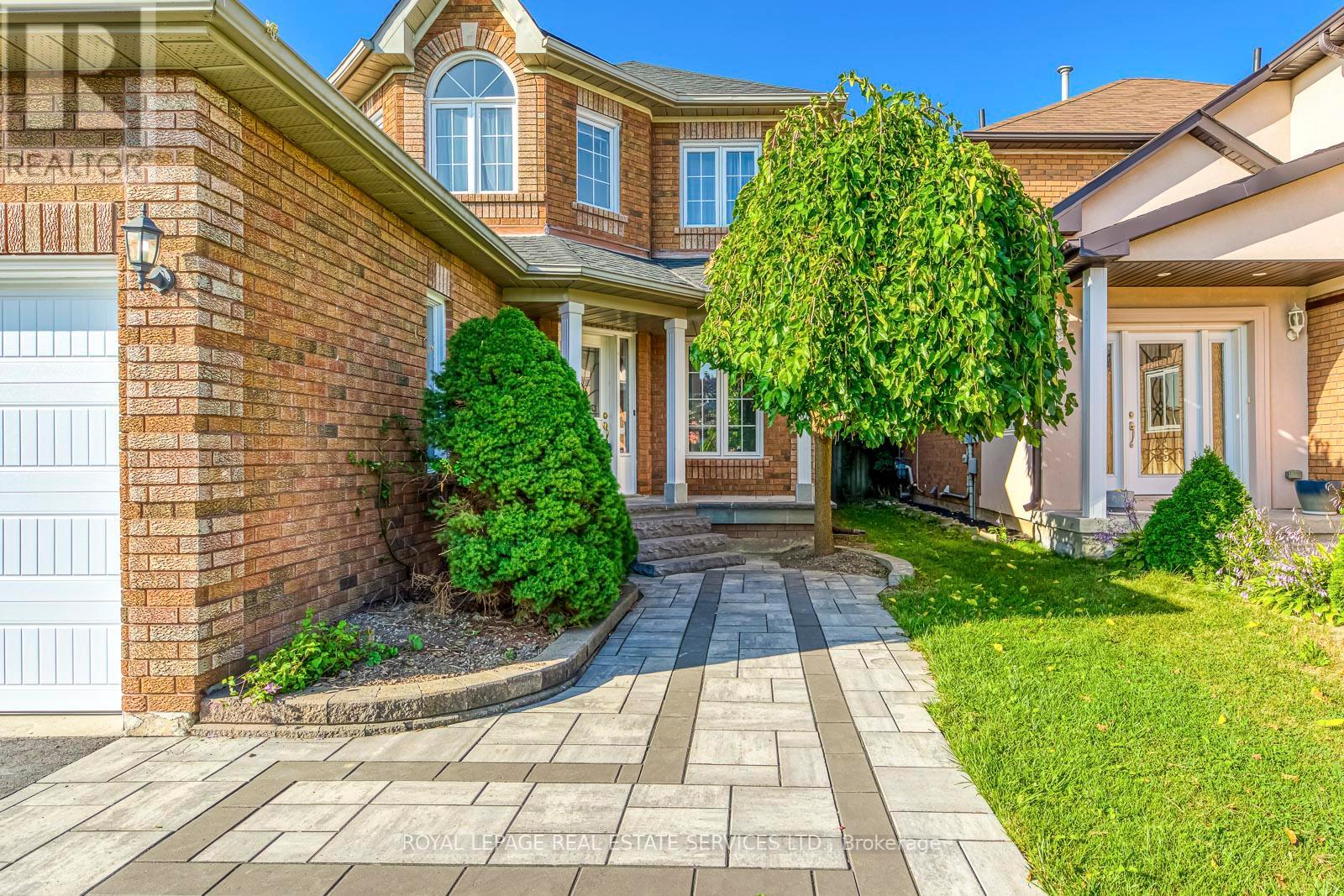 6898 LISGAR DR