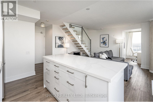 #901 -1040 THE QUEENSWAY AVE, Toronto