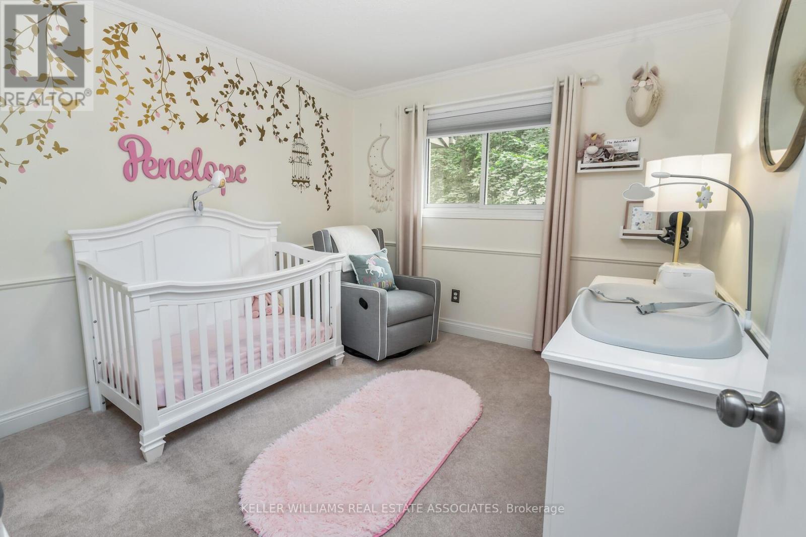 17 LYNDEN CIRC