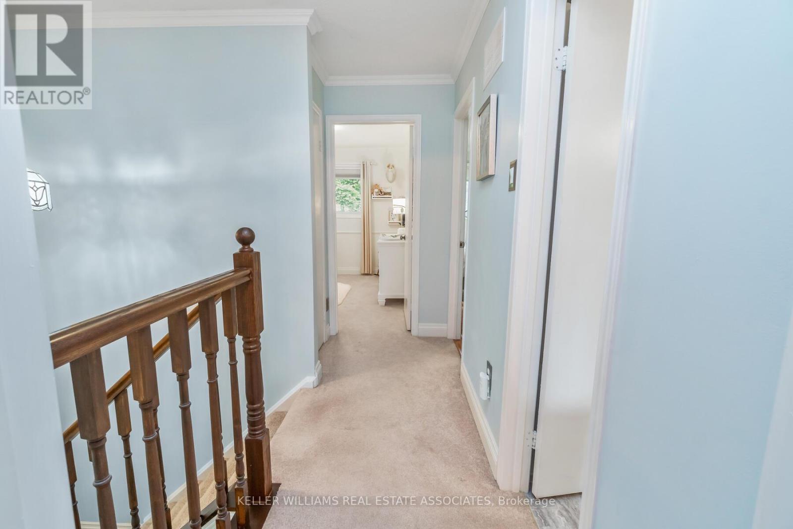 17 LYNDEN CIRC