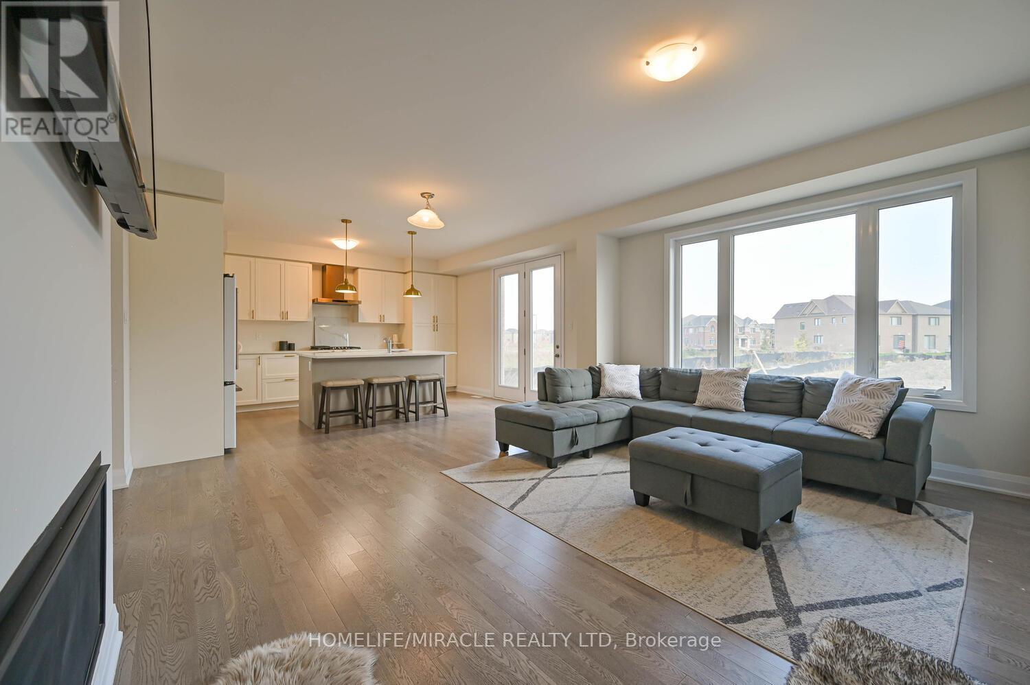 41 TWEEDHILL AVE