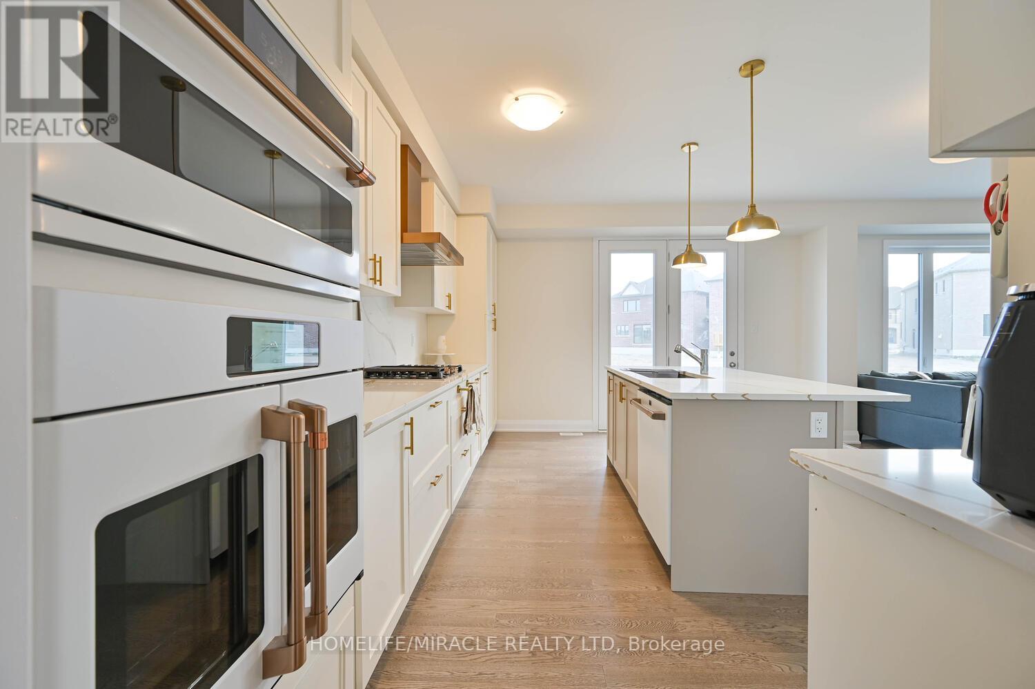 41 TWEEDHILL AVE
