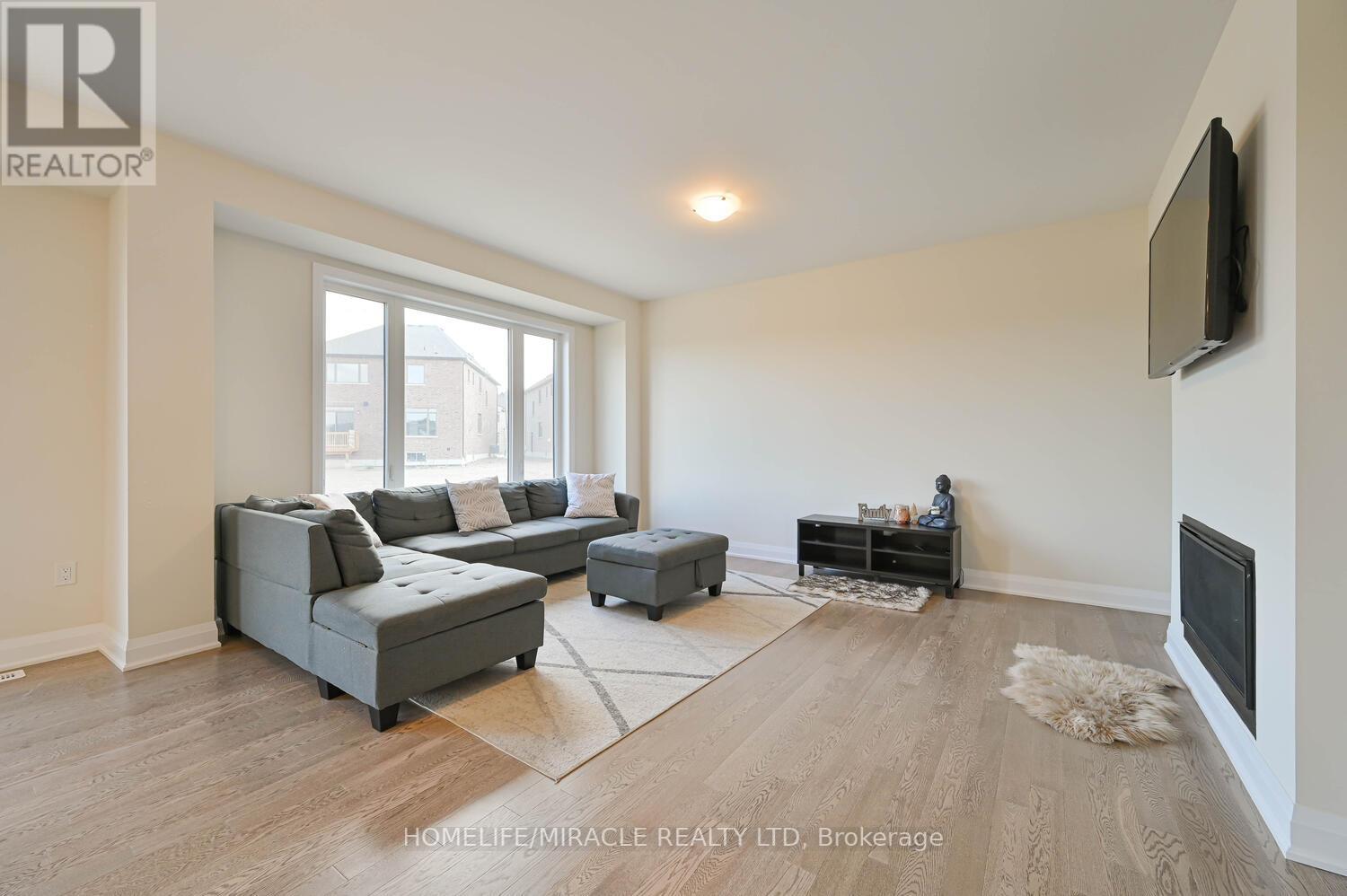 41 TWEEDHILL AVE