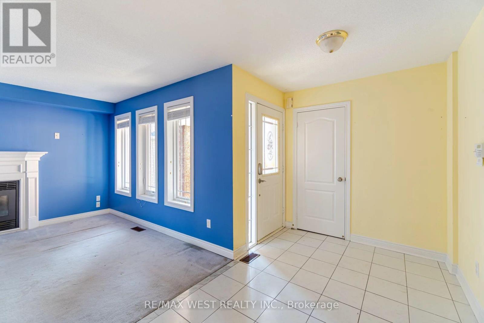 3 ROYALTON DR