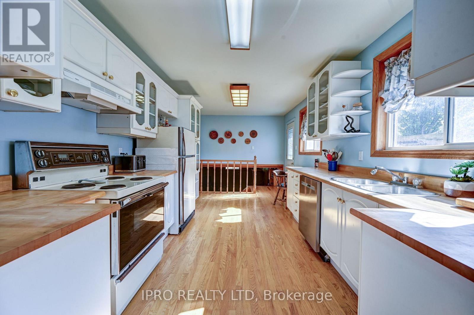 132 ALBERT ST