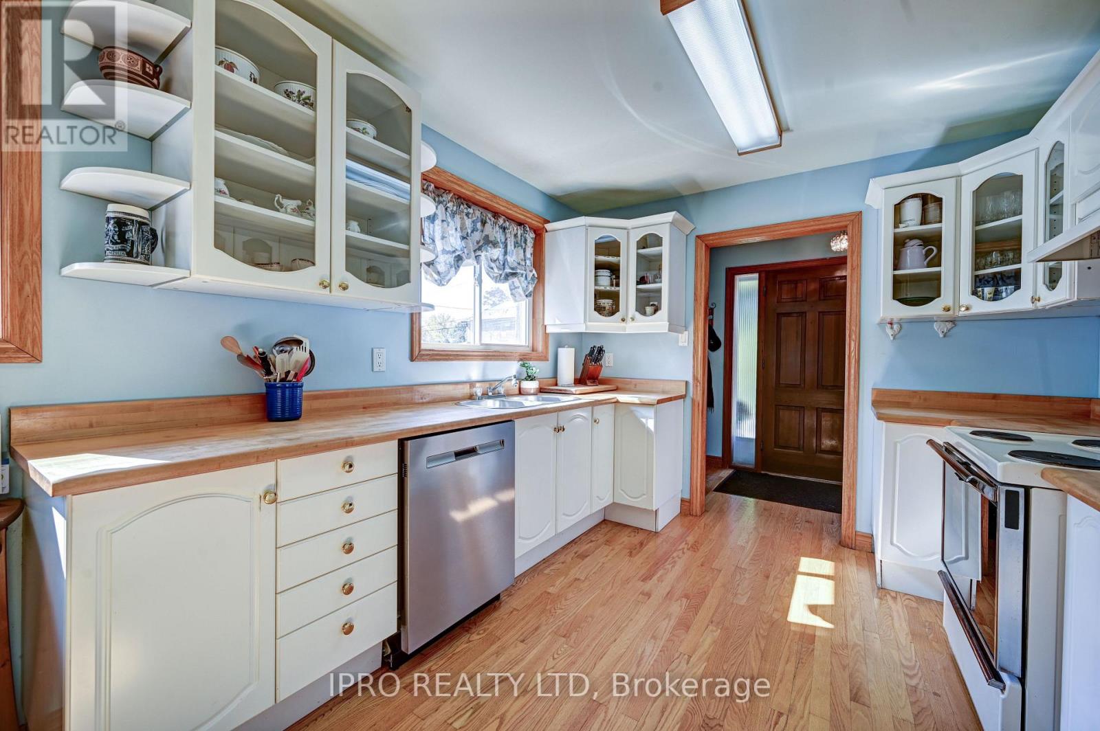 132 ALBERT ST