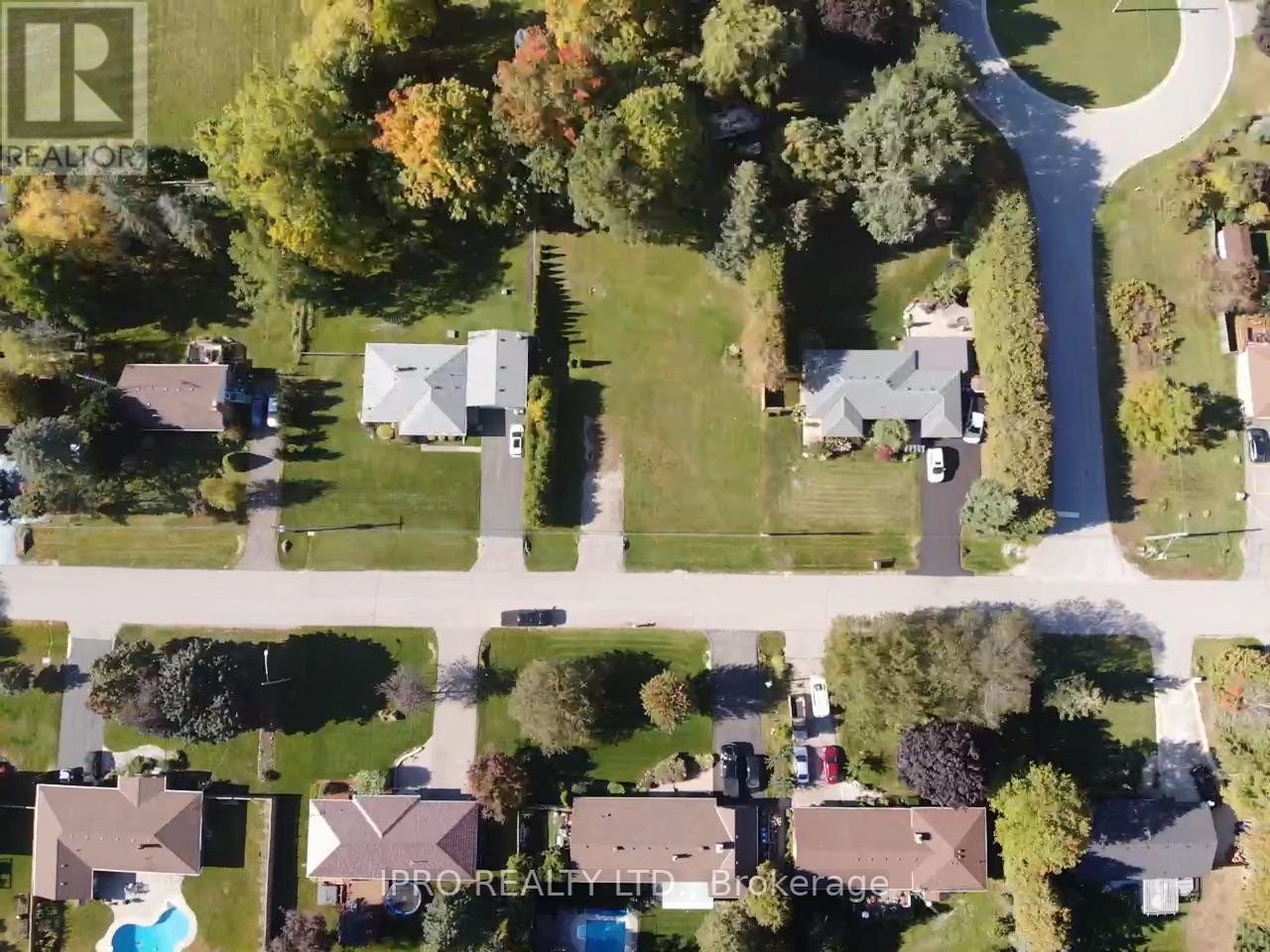 9 MAPLE GROVE RD