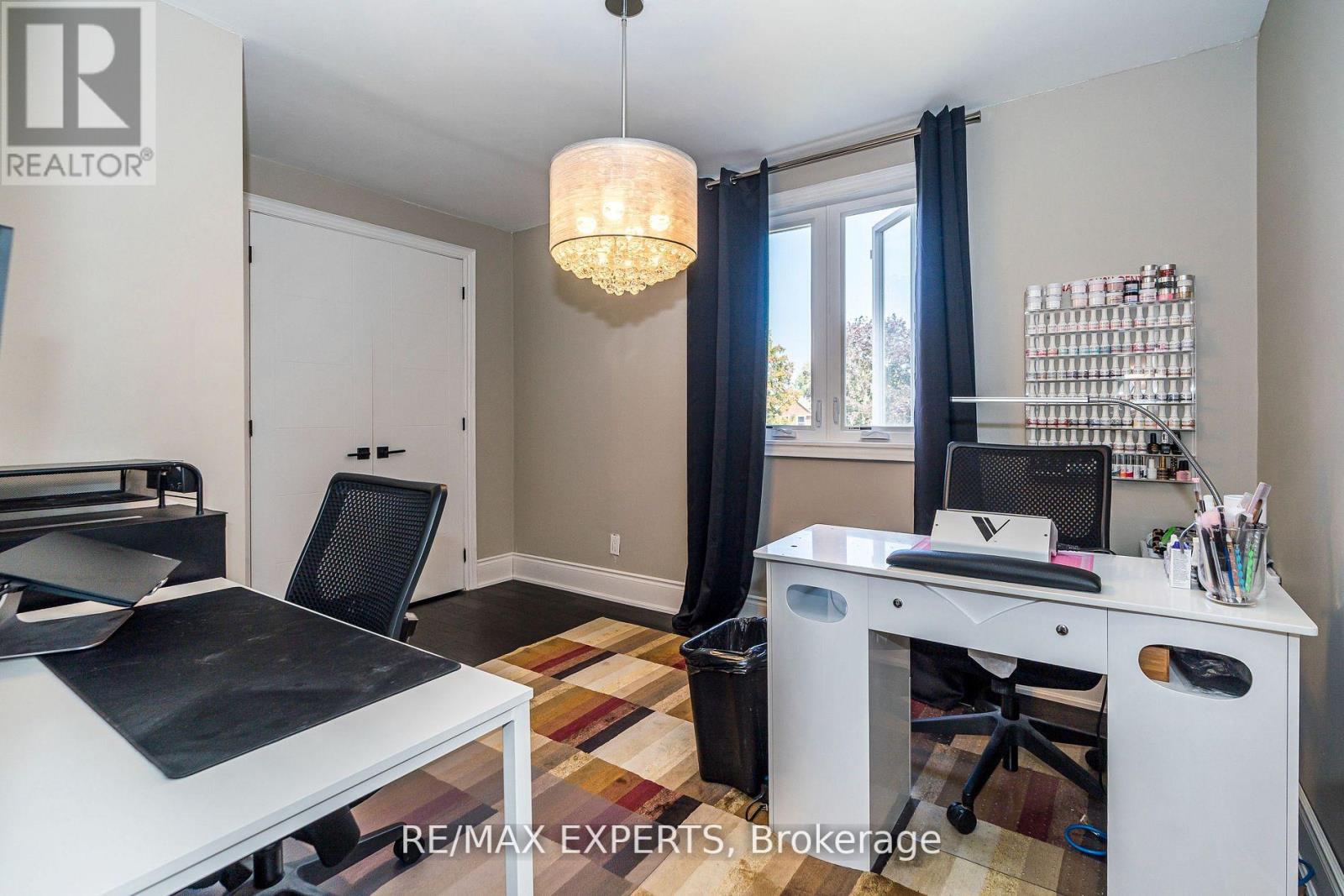 95 KINGSVIEW DR E