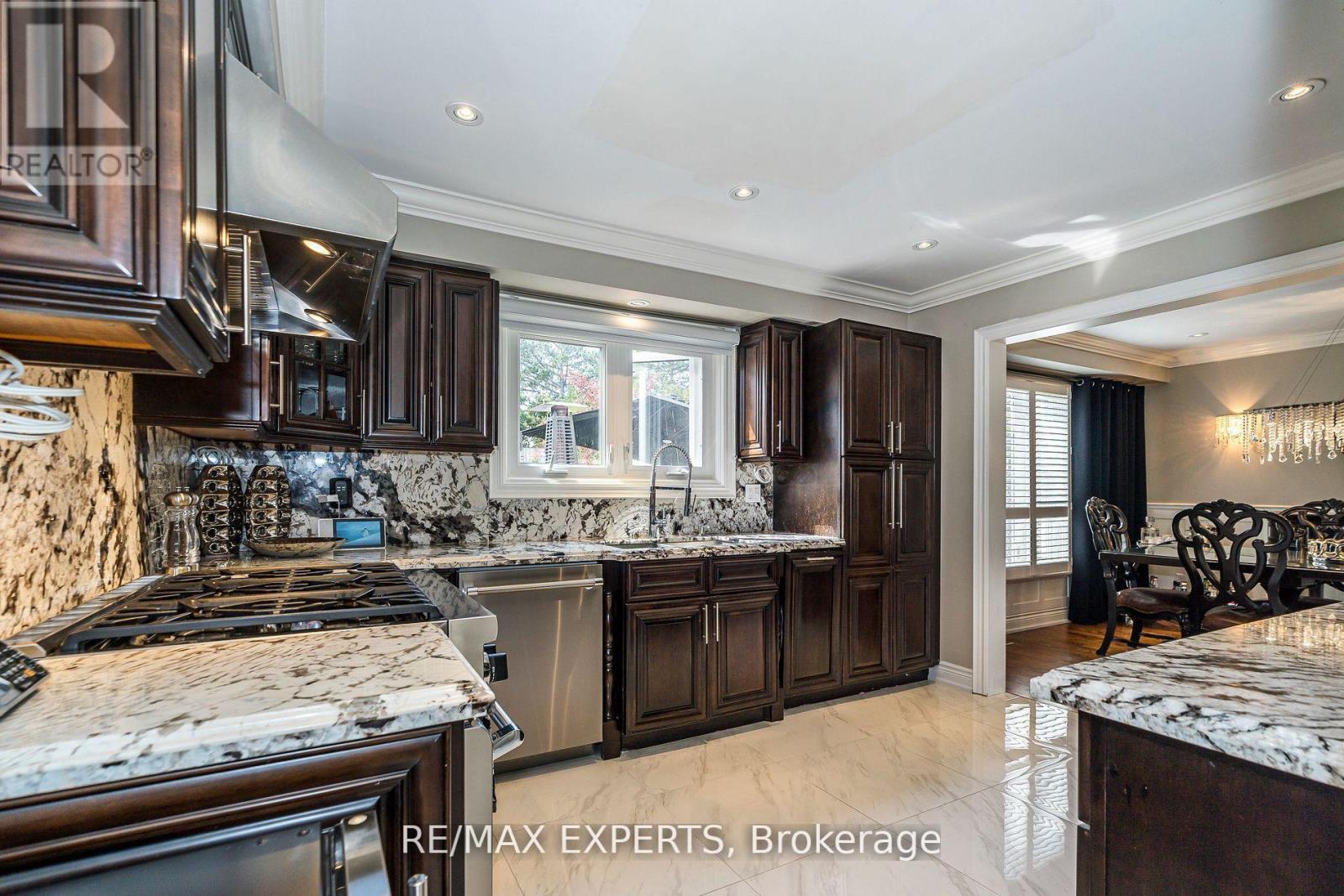 95 KINGSVIEW DR E