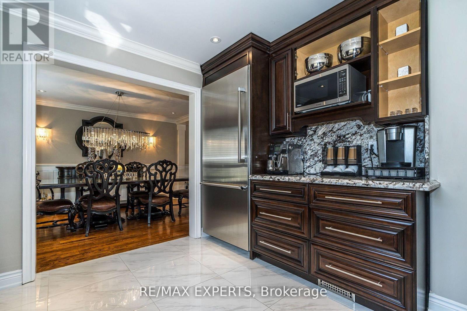 95 KINGSVIEW DR E