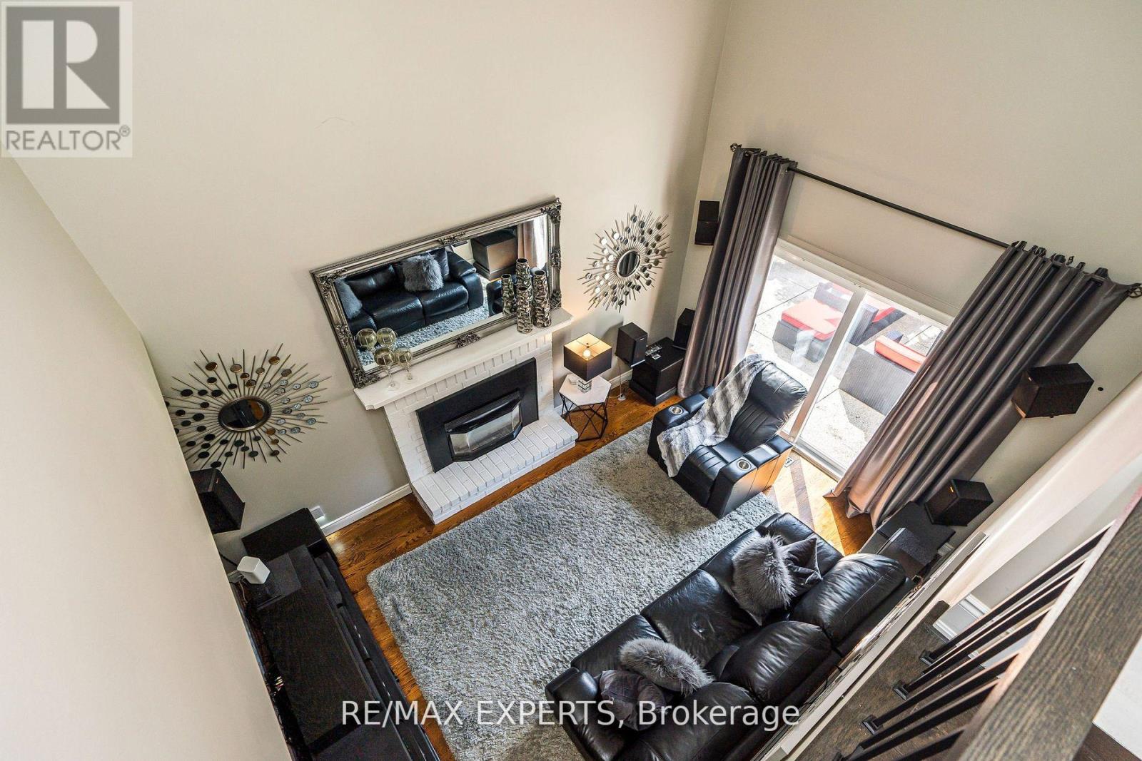 95 KINGSVIEW DR E