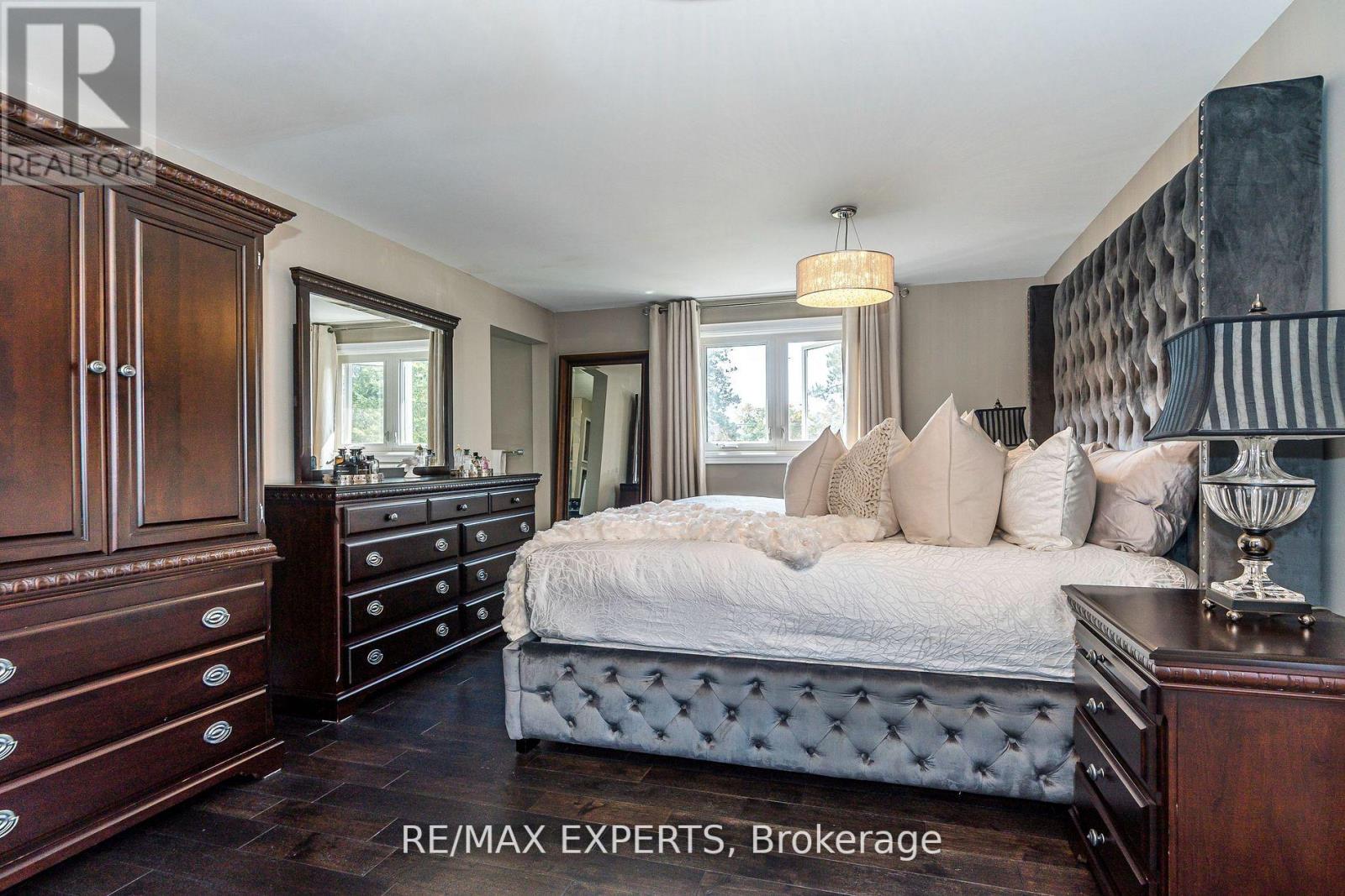 95 KINGSVIEW DR E