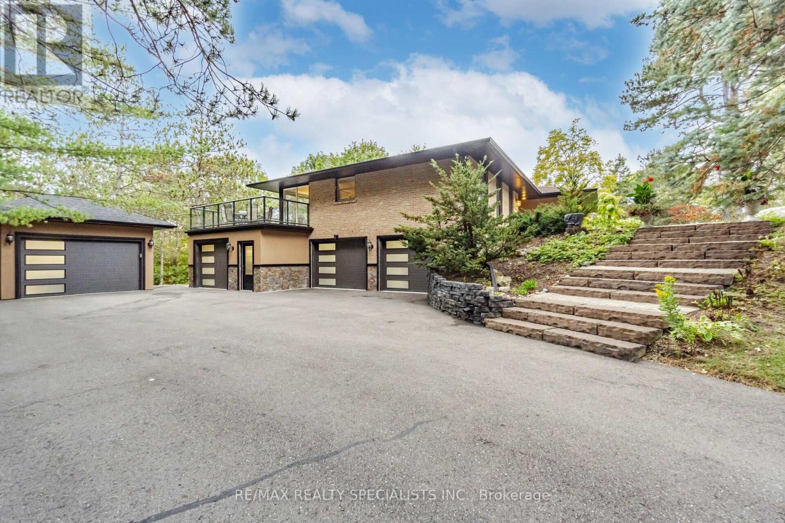 44 GIBSON LAKE DR