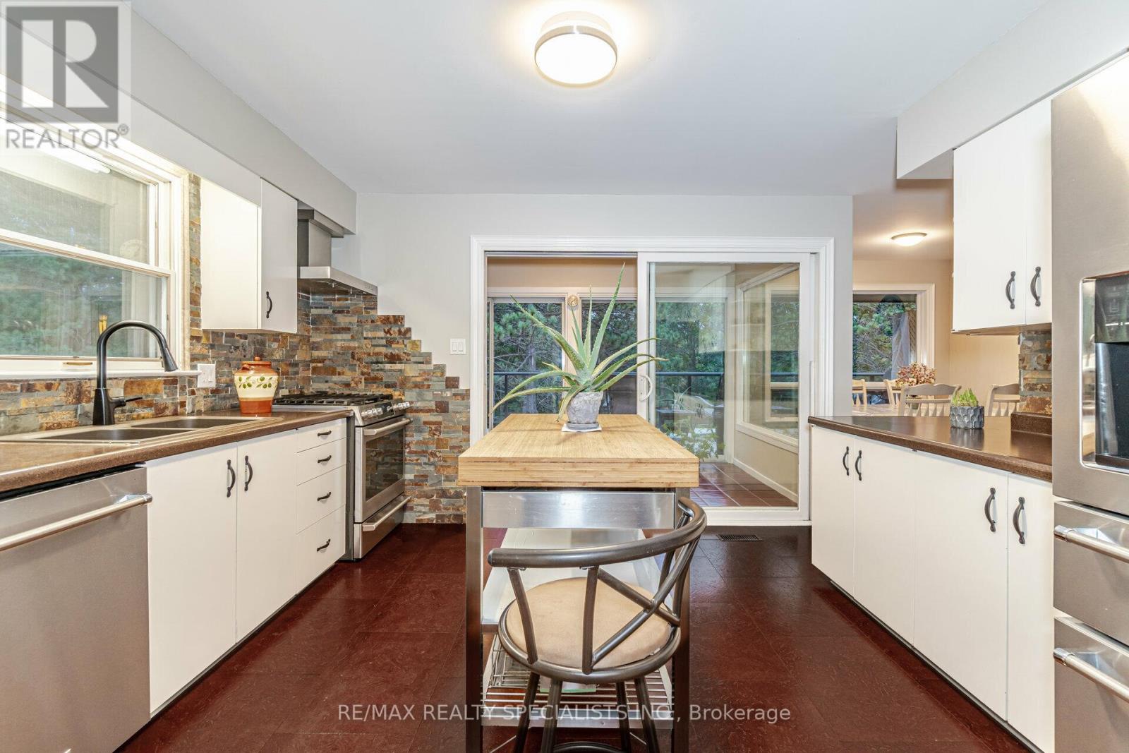 44 GIBSON LAKE DR