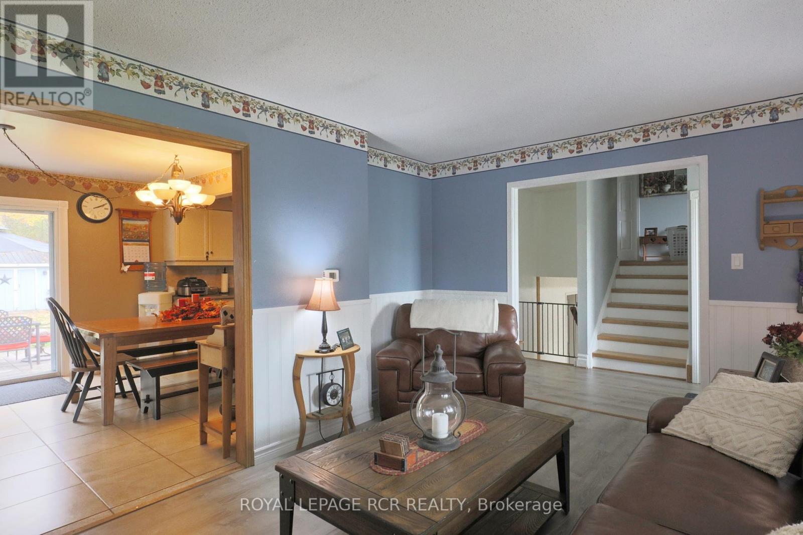 4 MCGREGOR DR