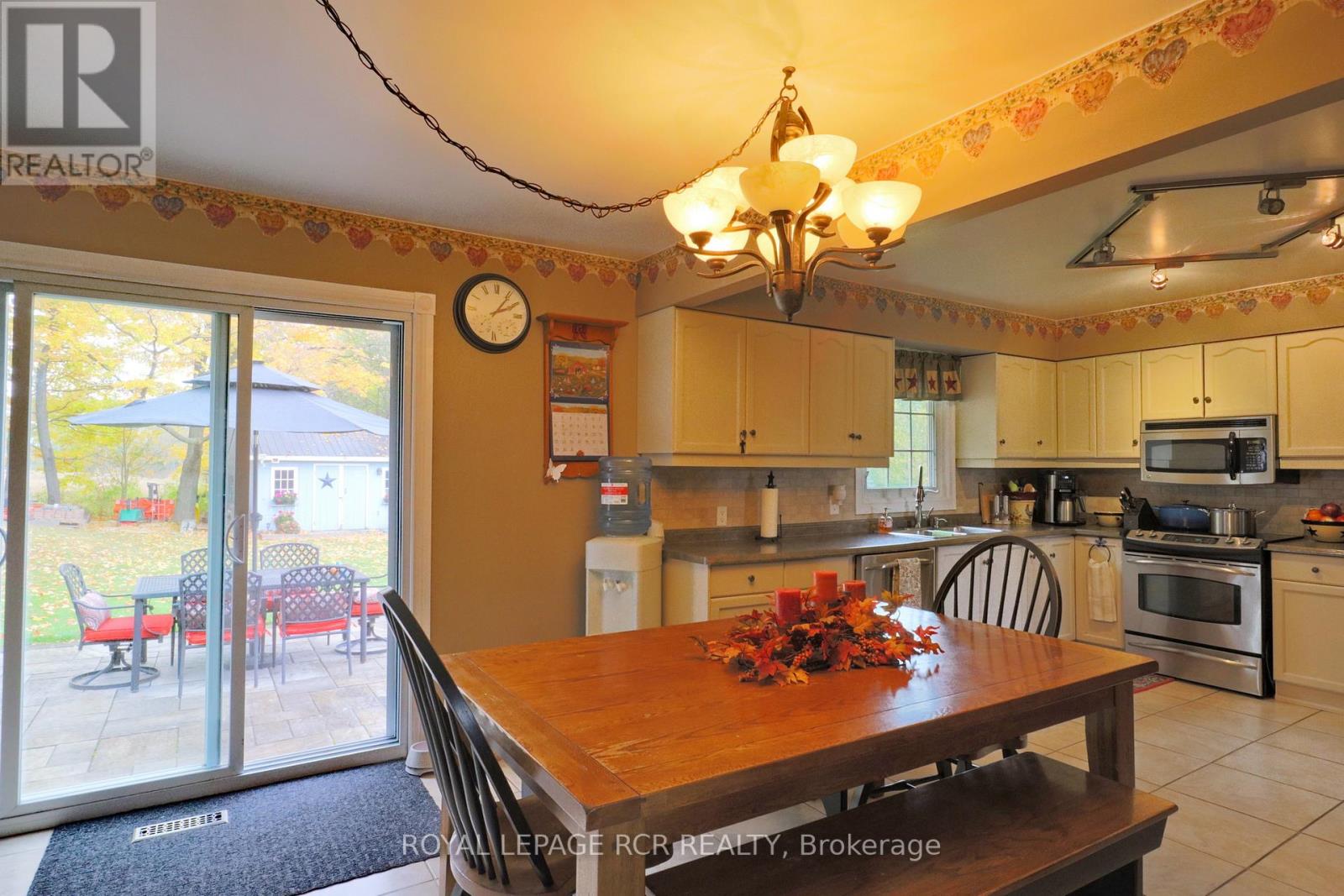 4 MCGREGOR DR