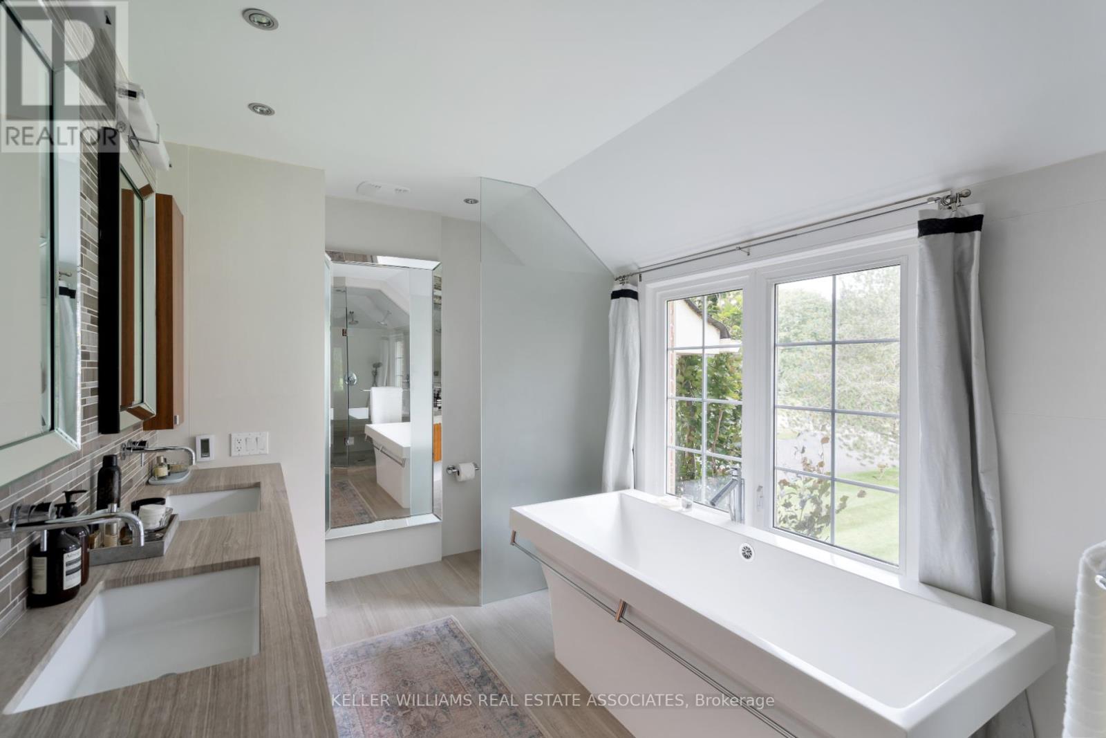 19 WOLF CRES