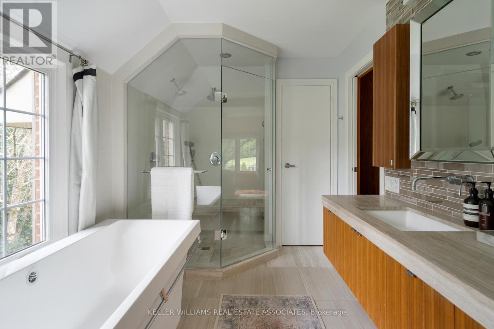 19 WOLF CRES