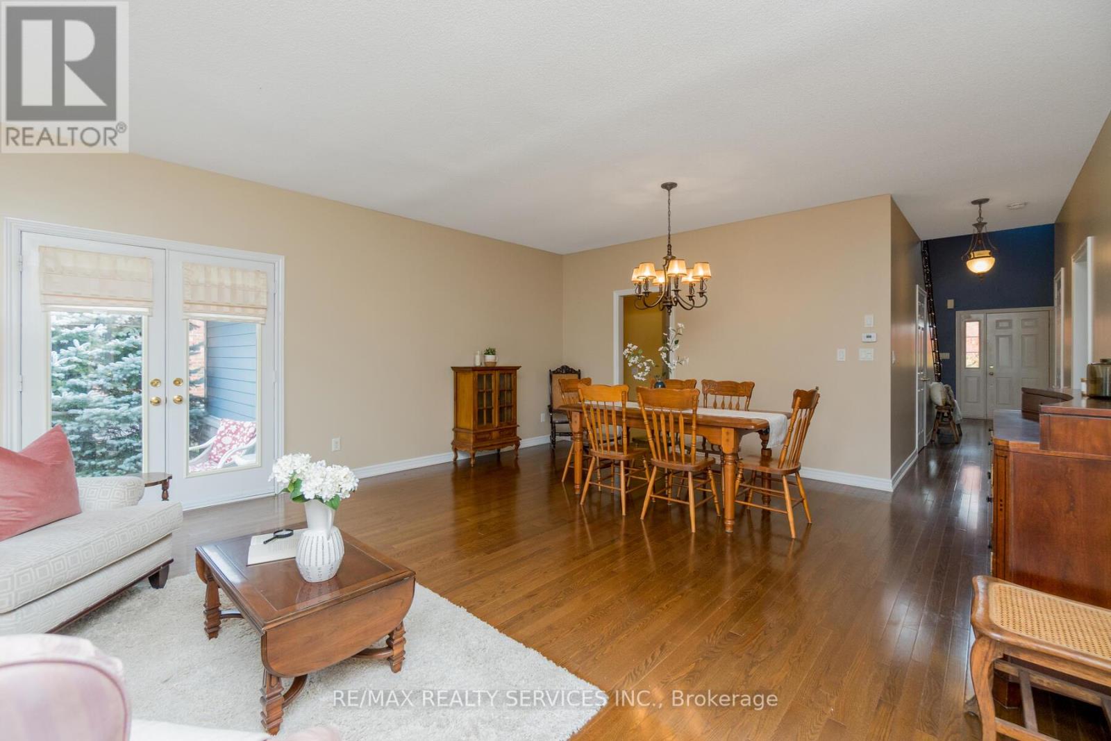 10 NORTH RIVERDALE DR