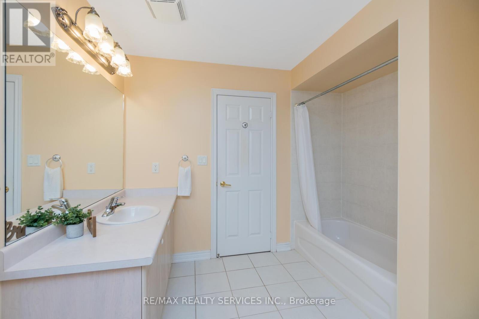 10 NORTH RIVERDALE DR