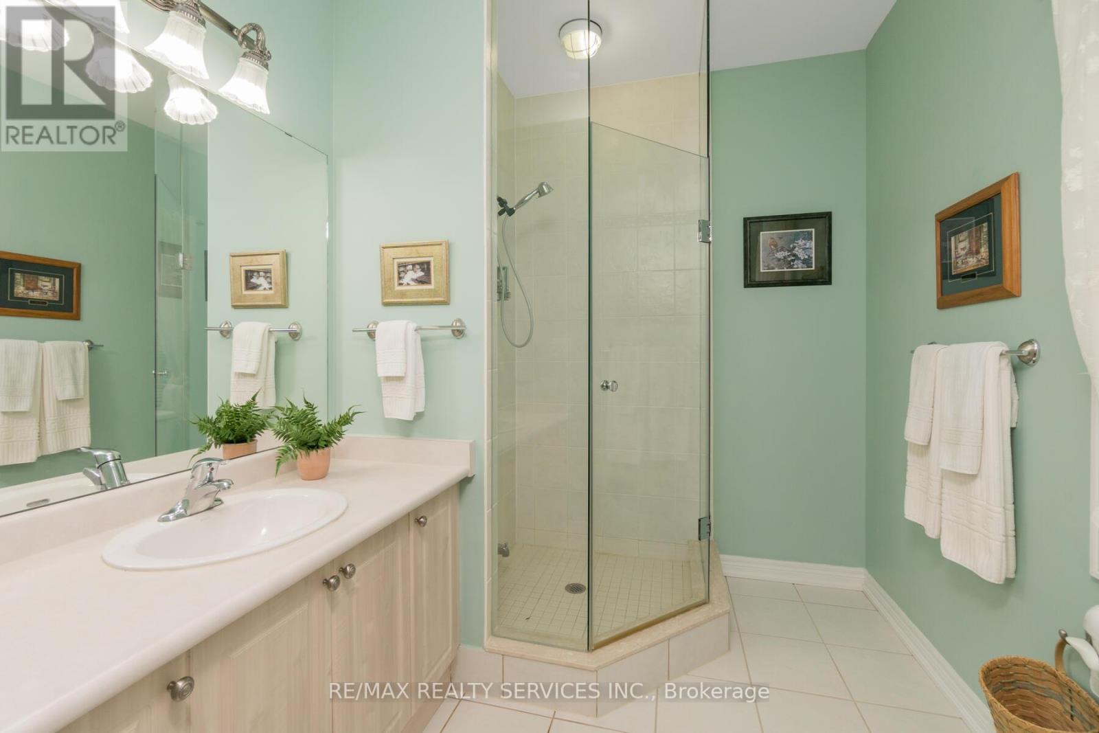 10 NORTH RIVERDALE DR