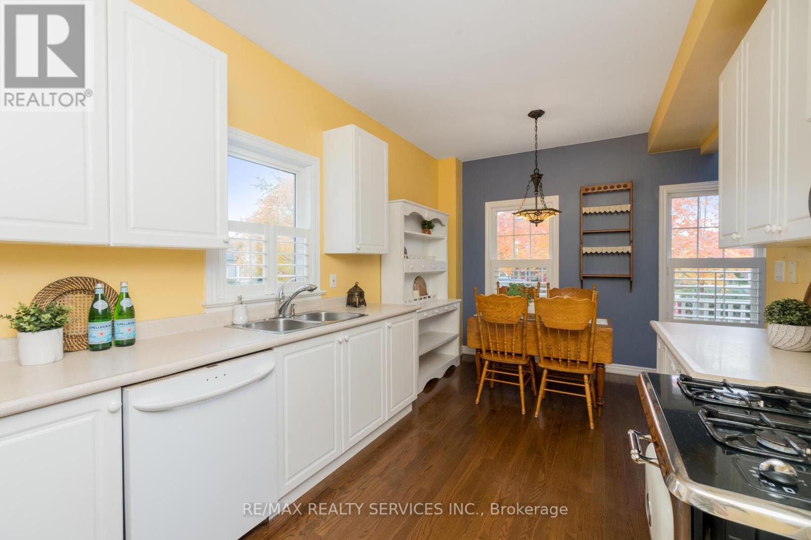 10 NORTH RIVERDALE DR