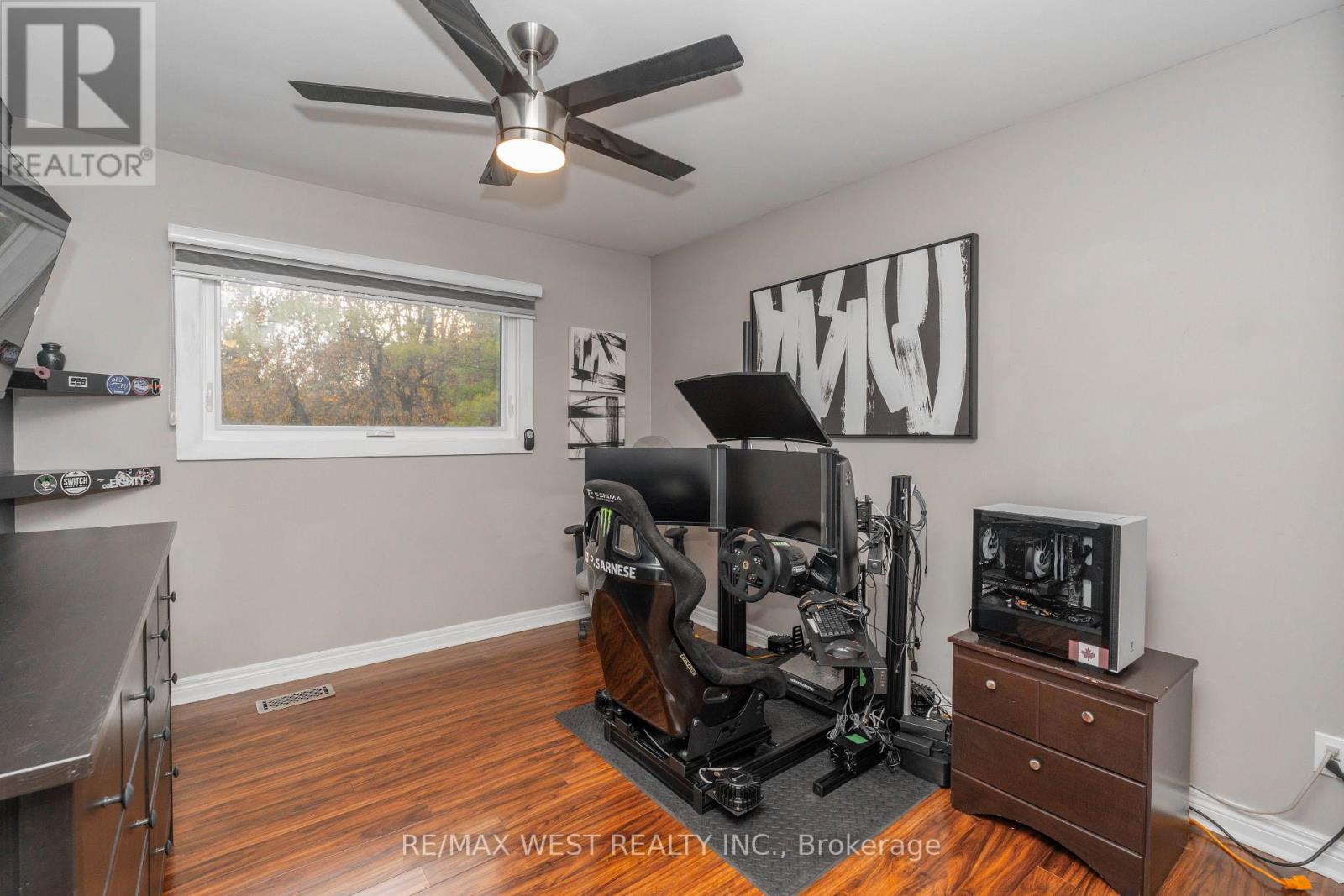 2 PINERIDGE DR
