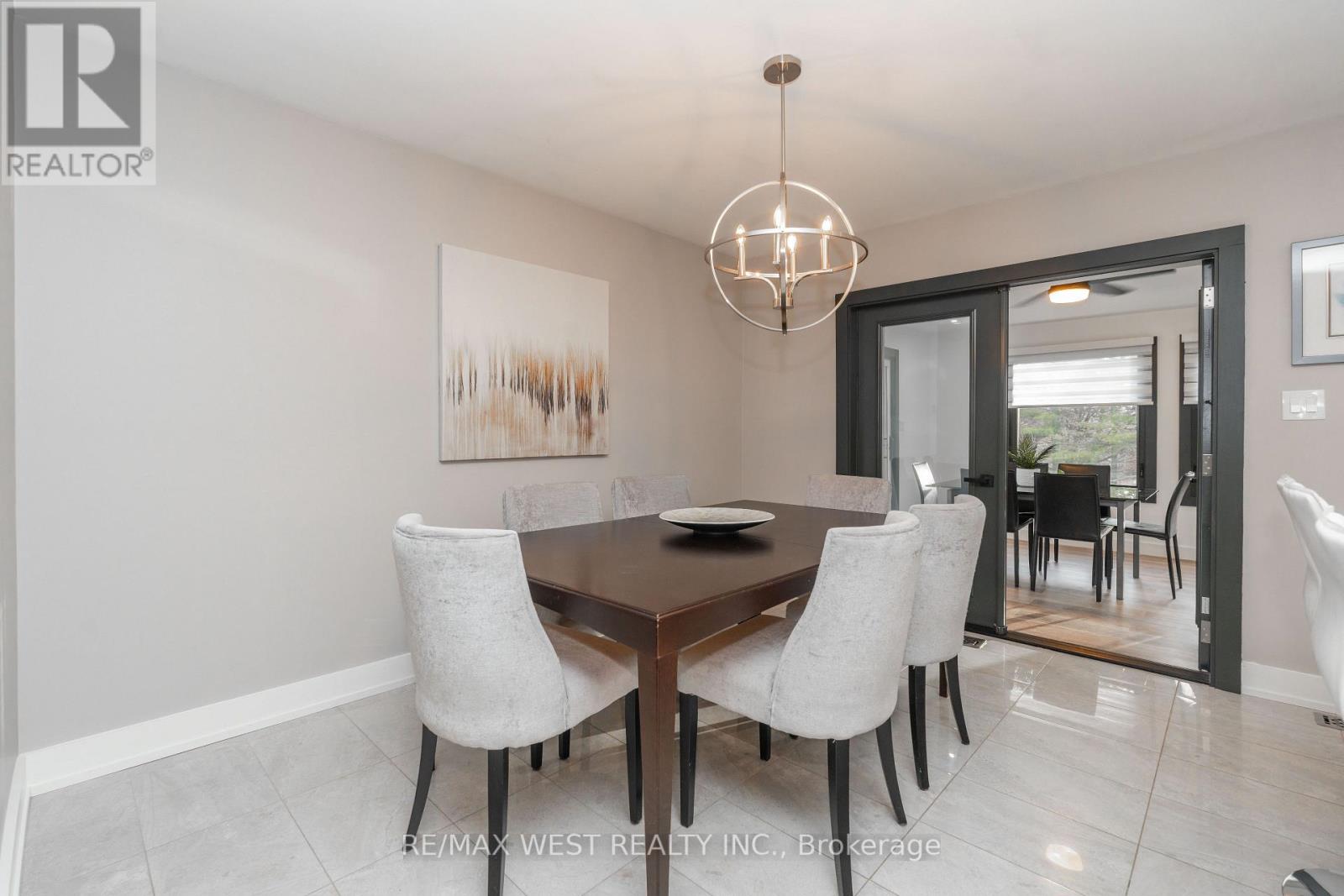2 PINERIDGE DR