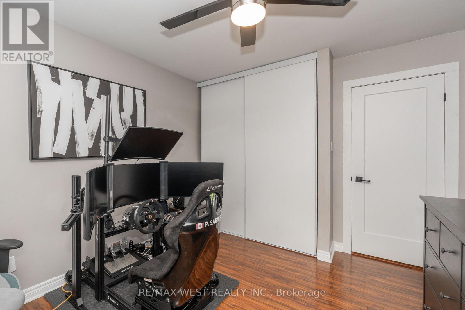 2 PINERIDGE DR