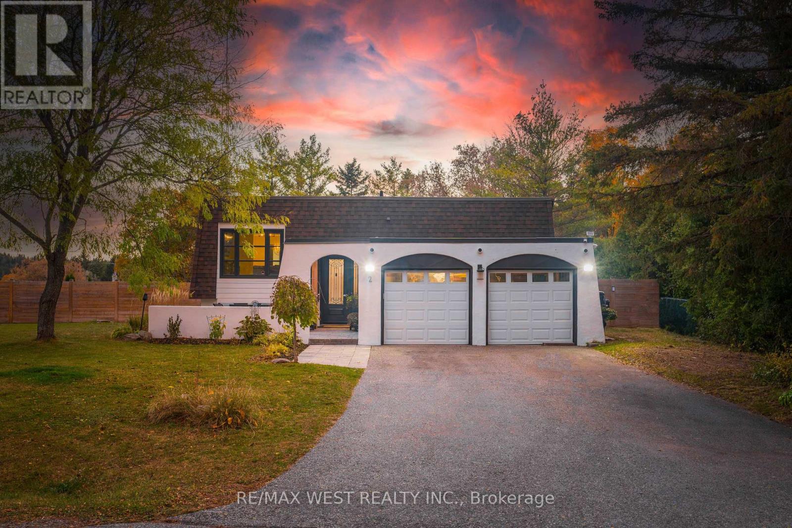 2 PINERIDGE DR