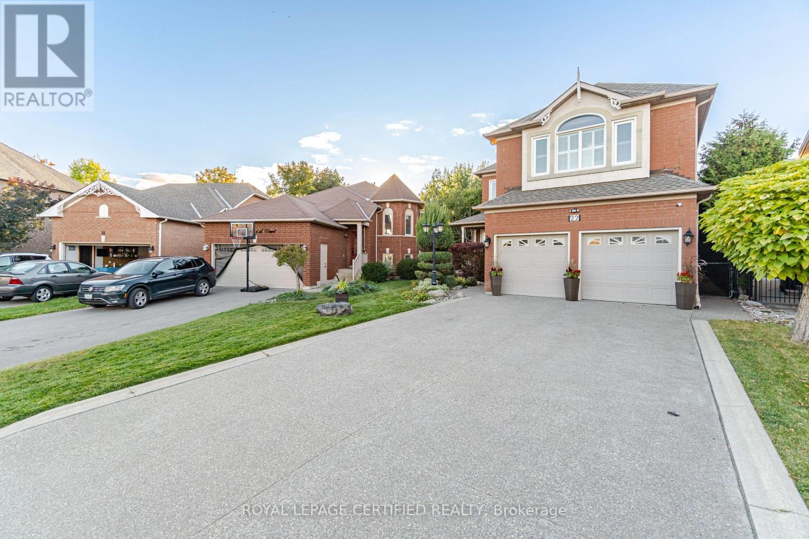 22 BRADWICK CRT