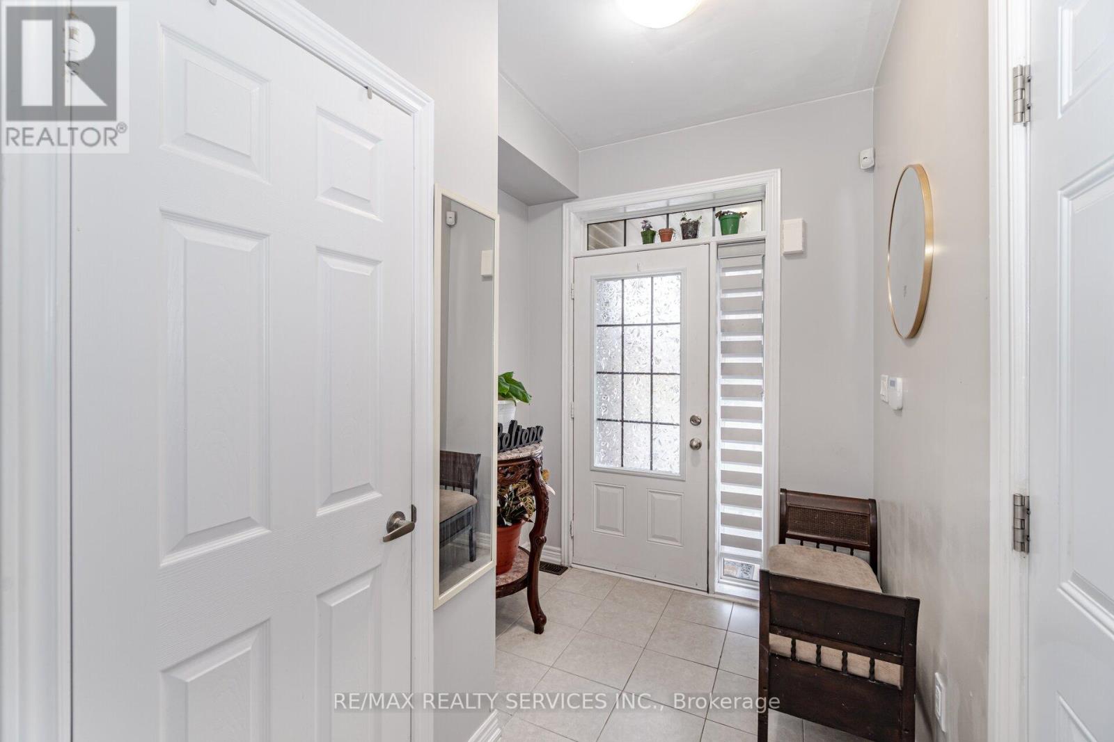 74 DORIS PAWLEY CRES W