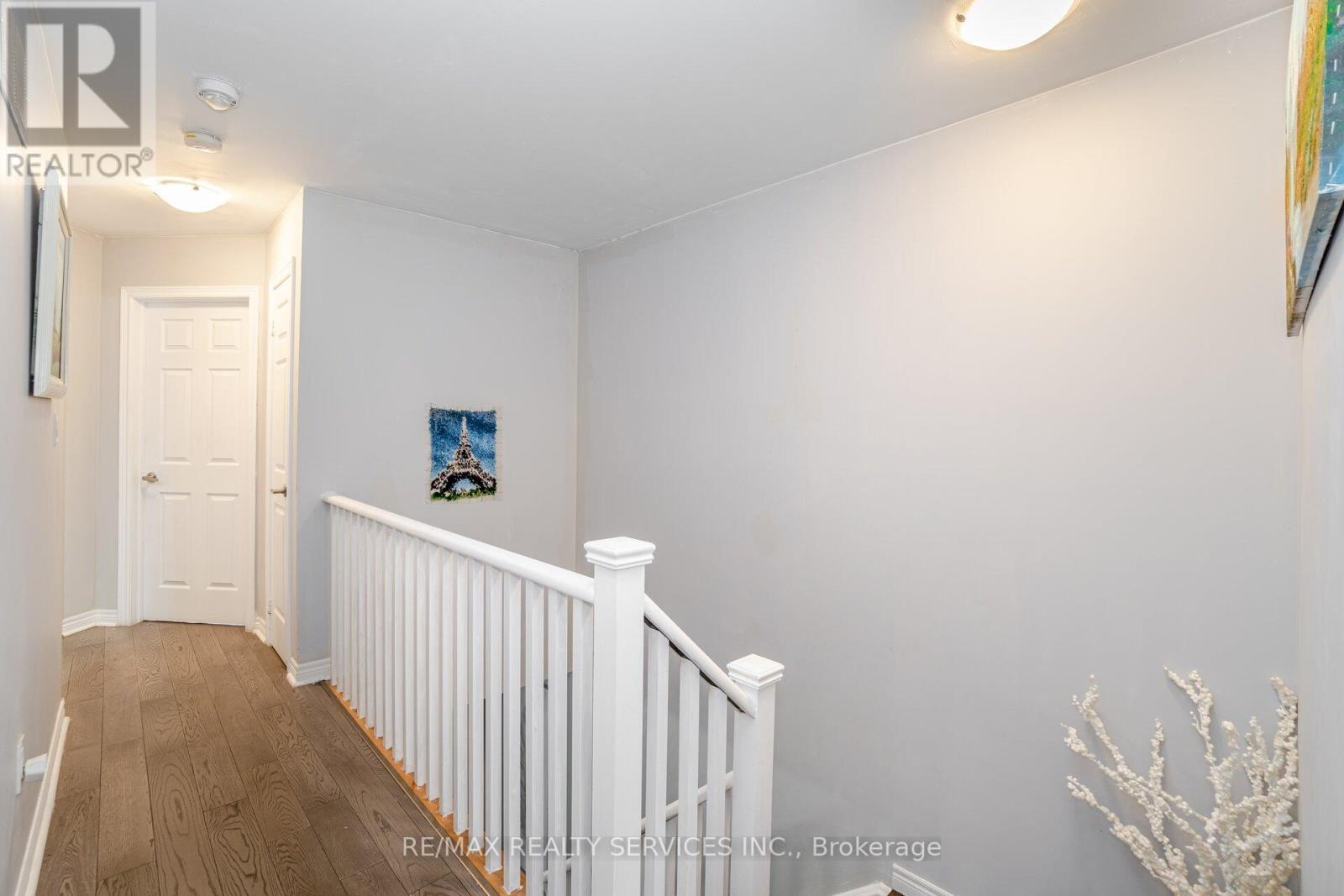 74 DORIS PAWLEY CRES W