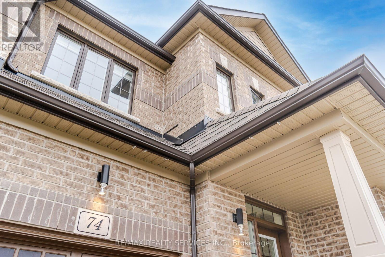 74 DORIS PAWLEY CRES W