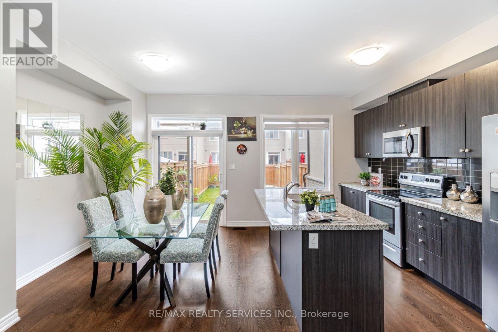 74 DORIS PAWLEY CRES W